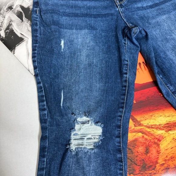 Maurices Jeans Size L Reg - Picture 12 of 12